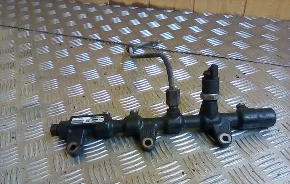 Fuel main line pipe