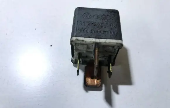 Volkswagen PASSAT B5 Other relay 191937503