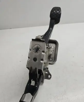 Volkswagen PASSAT B6 Brake pedal 1K1721057N