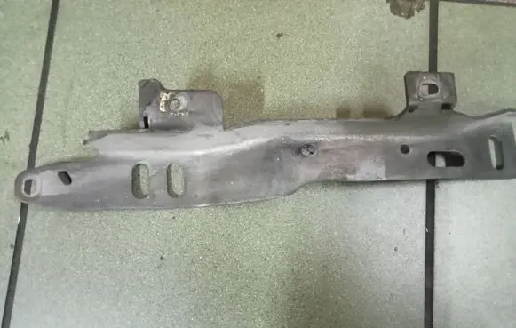 Dacia Sandero Engine mount bracket 175B19857R