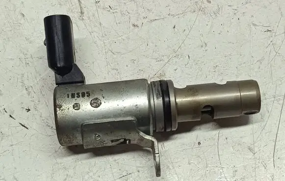 Volkswagen Tiguan Camshaft vanos timing valve 03C906455A