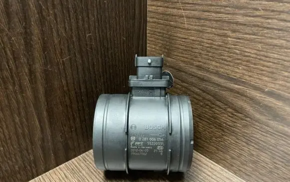 Iveco Daily 4th gen Mass air flow meter 0281006056 55220331
