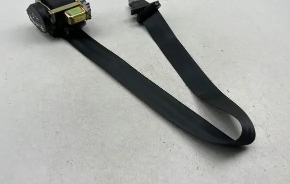 Rear seatbelt