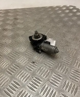 Volvo XC90 Seat adjustment motor C37013101 C14005202