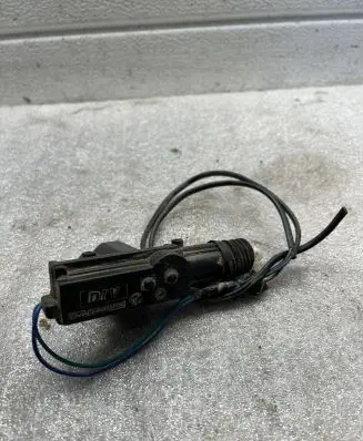 Volkswagen Golf III Central locking motor 932037992