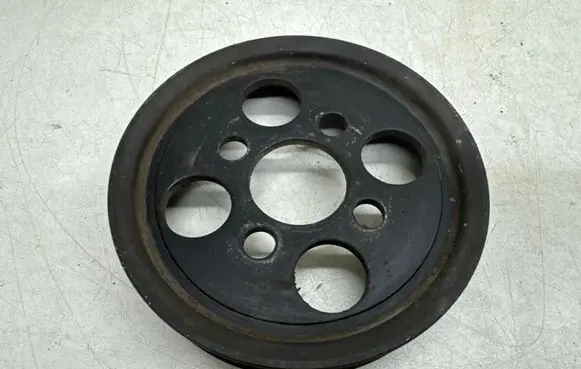 Volvo V70 Power steering pump pulley 30731821