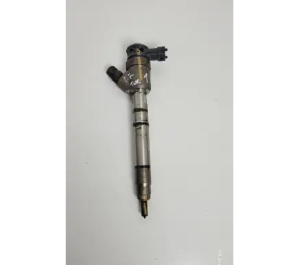 Hyundai Tucson TL Fuel injector 338002A610