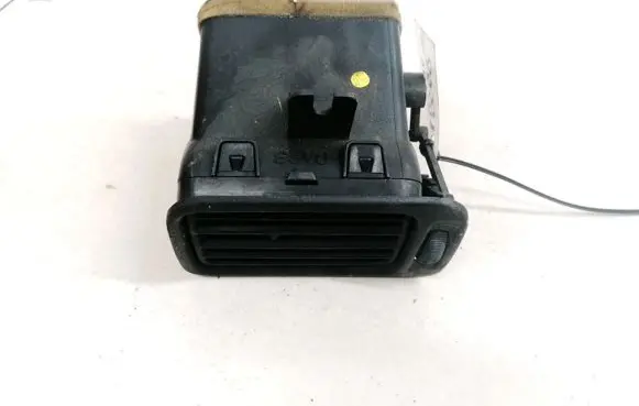 Nissan Primera Dash center air vent grill 687612F000 68761-2F000