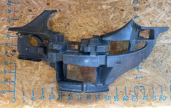 Mercedes-Benz SL R230 Front bumper mounting bracket A2308850365 R0853-M