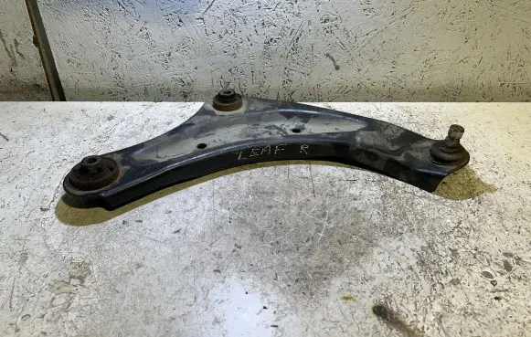 Nissan Leaf I (ZE0) Front lower control arm/wishbone