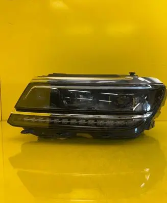 Volkswagen Tiguan Headlight/headlamp 5NB941081A