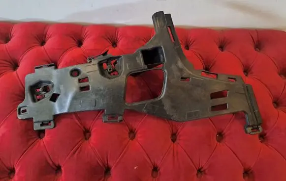 Volvo V60 Front bumper mounting bracket 31455653