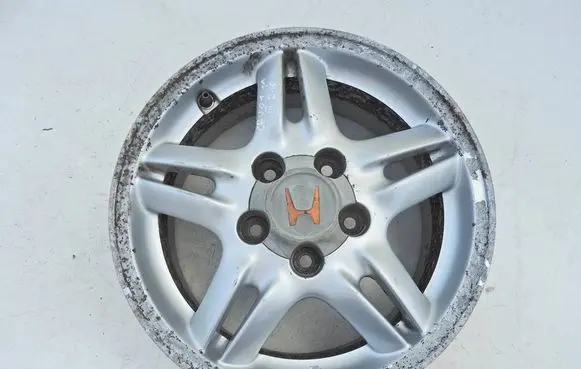 Honda CR-V R15 alloy rim 