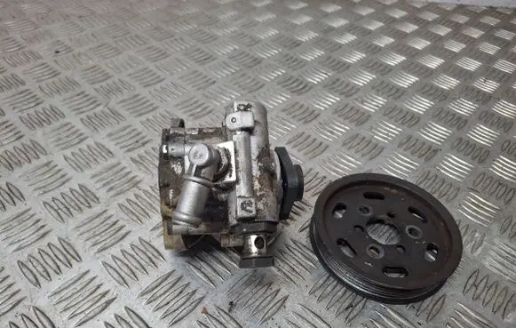 Audi A4 S4 B5 8D Power steering pump