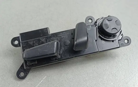 KIA Stinger Seat control switch 88170J5010W 88540J5010 1912060745