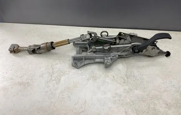 Steering wheel axle set