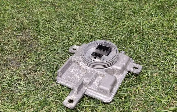 Volkswagen Touareg II Headlight ballast module Xenon 8K0941597E
