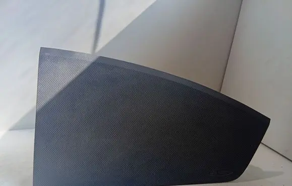 Passenger airbag