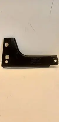 Volvo XC40 Engine mount bracket 32329018