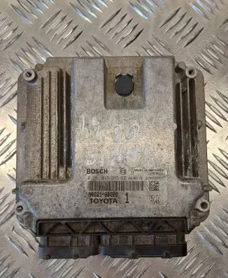 Toyota Yaris Engine control unit/module 896610DC20 0281015385 1039S30211