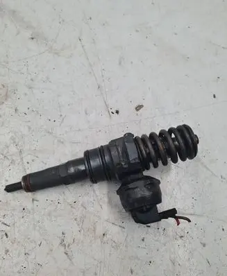 Volkswagen PASSAT B5 Fuel injector 0414720030