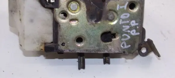 Fiat Punto (176) Front door lock