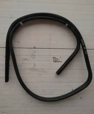Ford Kuga I Front door rubber seal