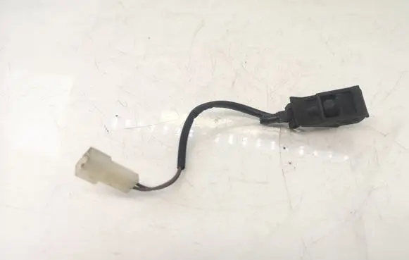 Volkswagen PASSAT B5.5 Windshield washer spray nozzle 8E0955988A