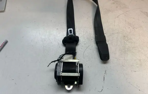 Skoda Superb B6 (3T) Front seatbelt 008R000