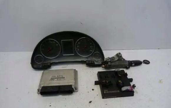 Audi A4 S4 B6 8E 8H Engine ECU kit and lock set 8E0909557 0261207285