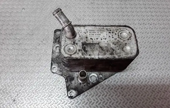 Opel Vectra C Oil filter mounting bracket 5989070241