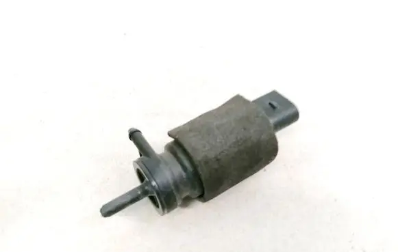 BMW 5 E39 Windscreen/windshield washer pump