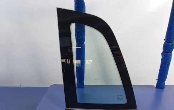 Fiat Idea Rear side window