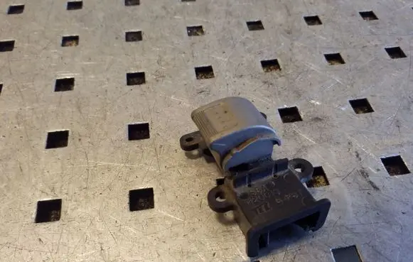 Honda CR-V Electric window control switch M20013