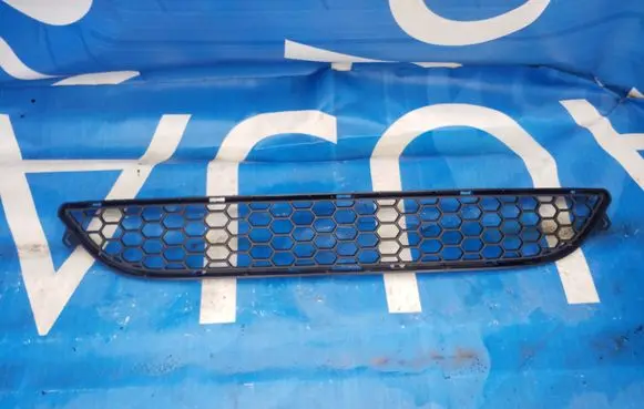 Volvo S60 Front bumper lower grill 30795021 30795022