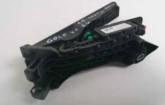 Volkswagen Golf Plus Accelerator throttle pedal 1K1723503M