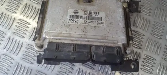 Skoda Octavia Mk1 (1U) Engine control unit/module 0281010129 038906012H