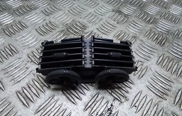 Lexus IS 220D-250-350 Rear air vent grill 5886053010 GN71113350
