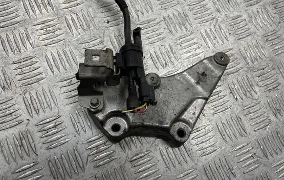 Mercedes-Benz C W205 Engine mounting bracket A6510940039 0025407097
