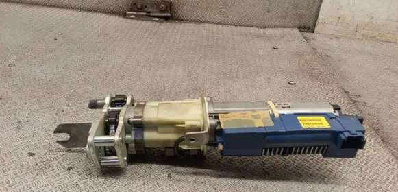 Volkswagen PASSAT B6 Tailgate hydraulic pump motor 3C9827384C
