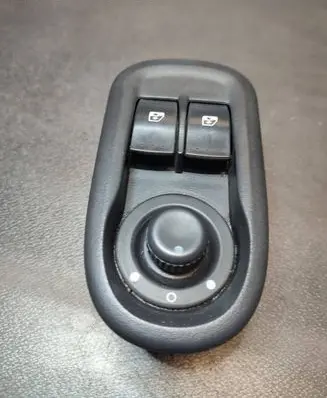 Renault Master III Electric window control switch 8200631849