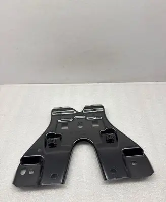 Volkswagen PASSAT B8 Radiator support slam panel bracket 3G0805567A