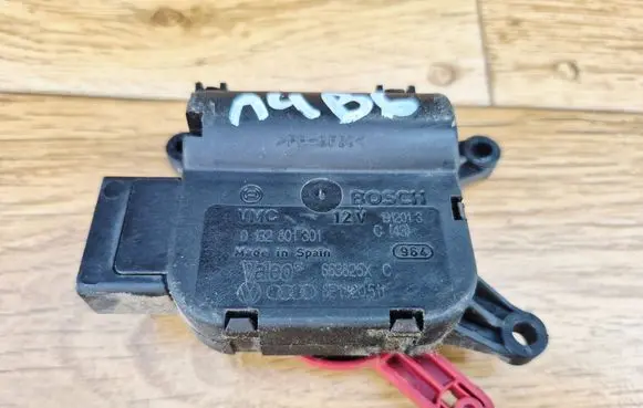 Audi A4 S4 B6 8E 8H Air flap motor/actuator 8E1820511