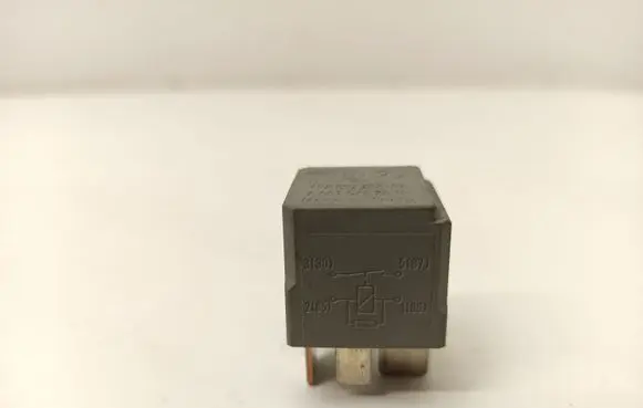 Mercedes-Benz CLS C219 Other relay A0025452619