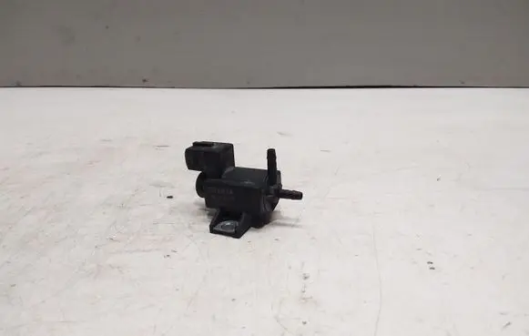 Toyota Avensis T270 Vacuum valve 258600R010