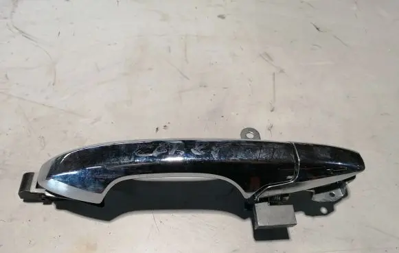 Honda CR-V Front door exterior handle