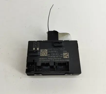 Volkswagen Touareg II Door control unit/module 4H0959795P 4H0959795J