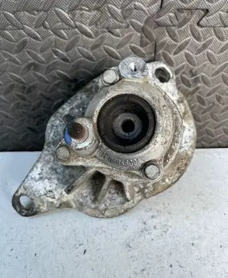 Volvo XC70 Rear coil spring rubber mount 08646094
