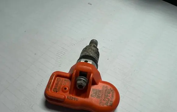 Ford C-MAX II Tire pressure sensor 10826ATB433 WQ8301B433