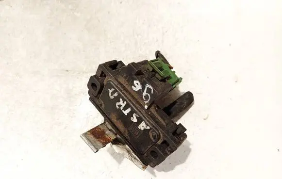 Opel Astra F Air pressure sensor 90413500